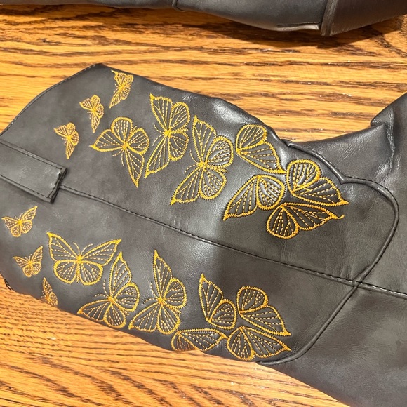 Embroidered Pull-On Chunky Heel Cowgirl Western Boots - Picture 5 of 10